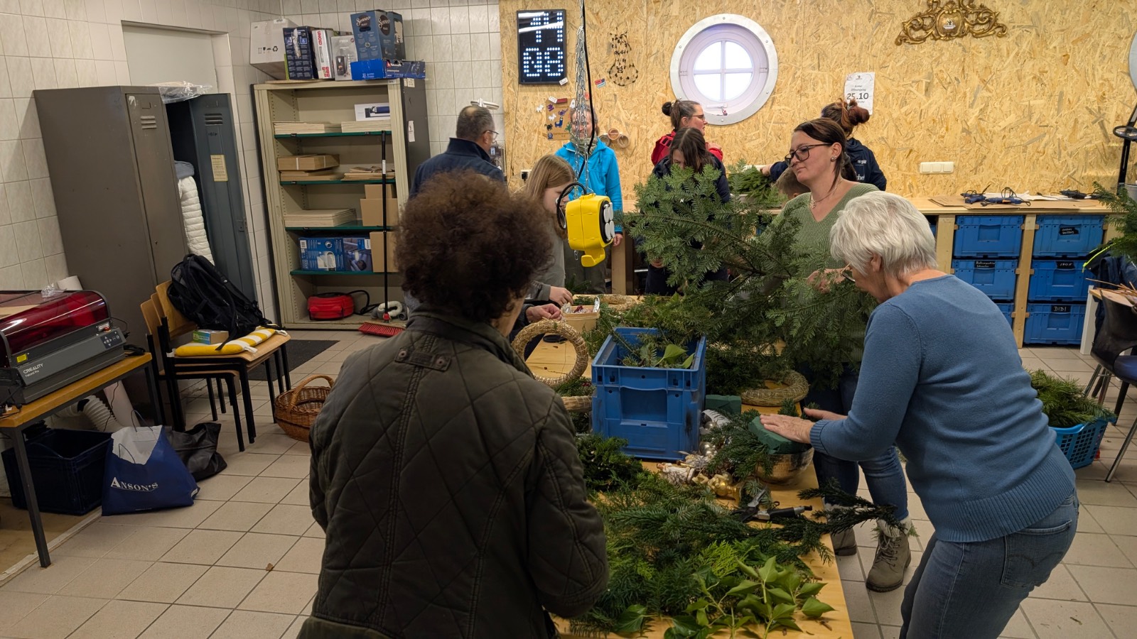 Adventskranzbinden 2025